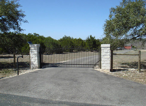 automatic gate with keypad entry
