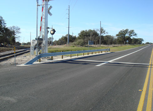 guardrail at railroad crossing