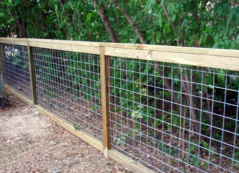 simple cattle panel fence